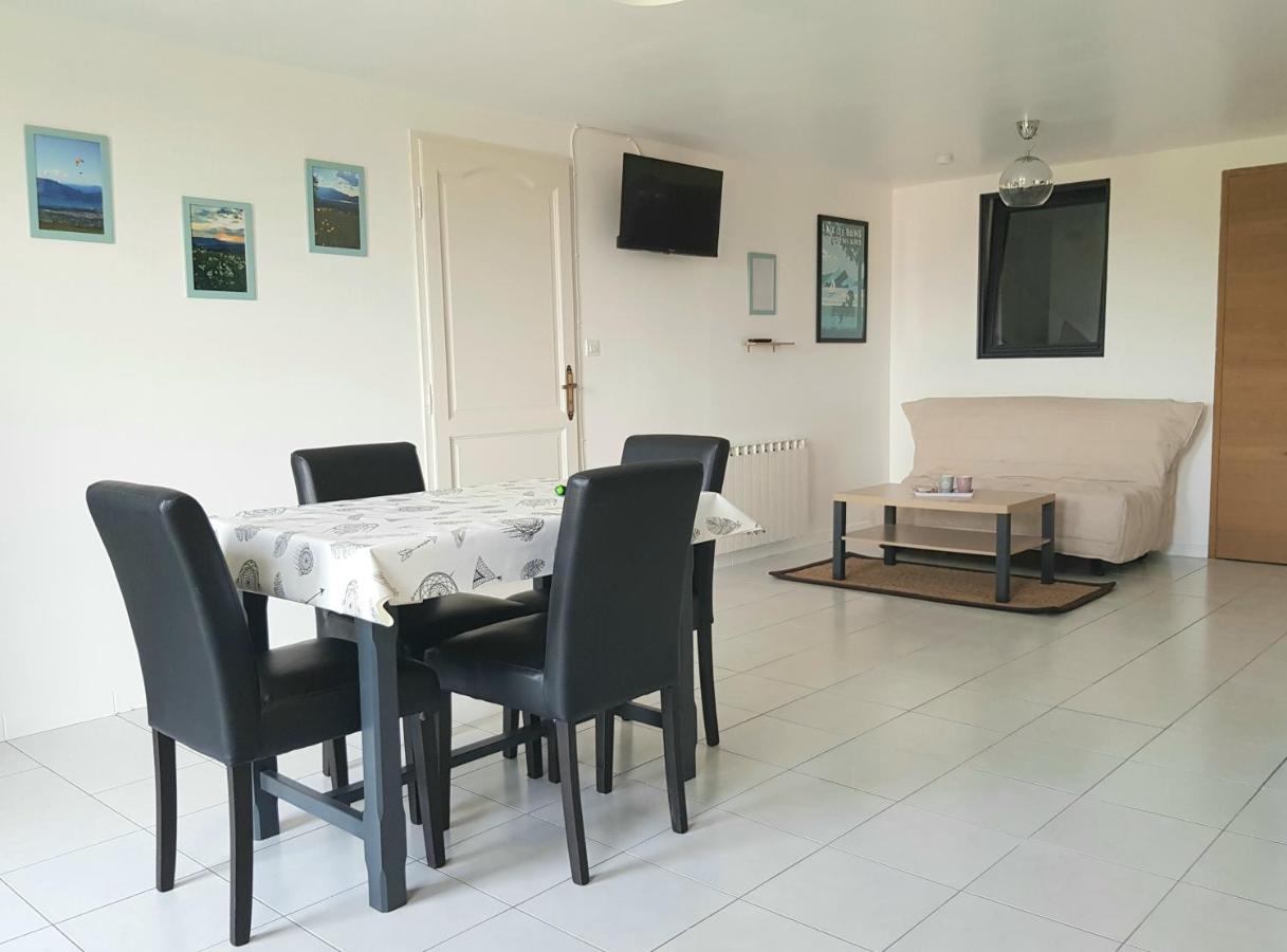 Appartement Independant Dans Maison Au Calme Pugny-Chatenod Exterior foto