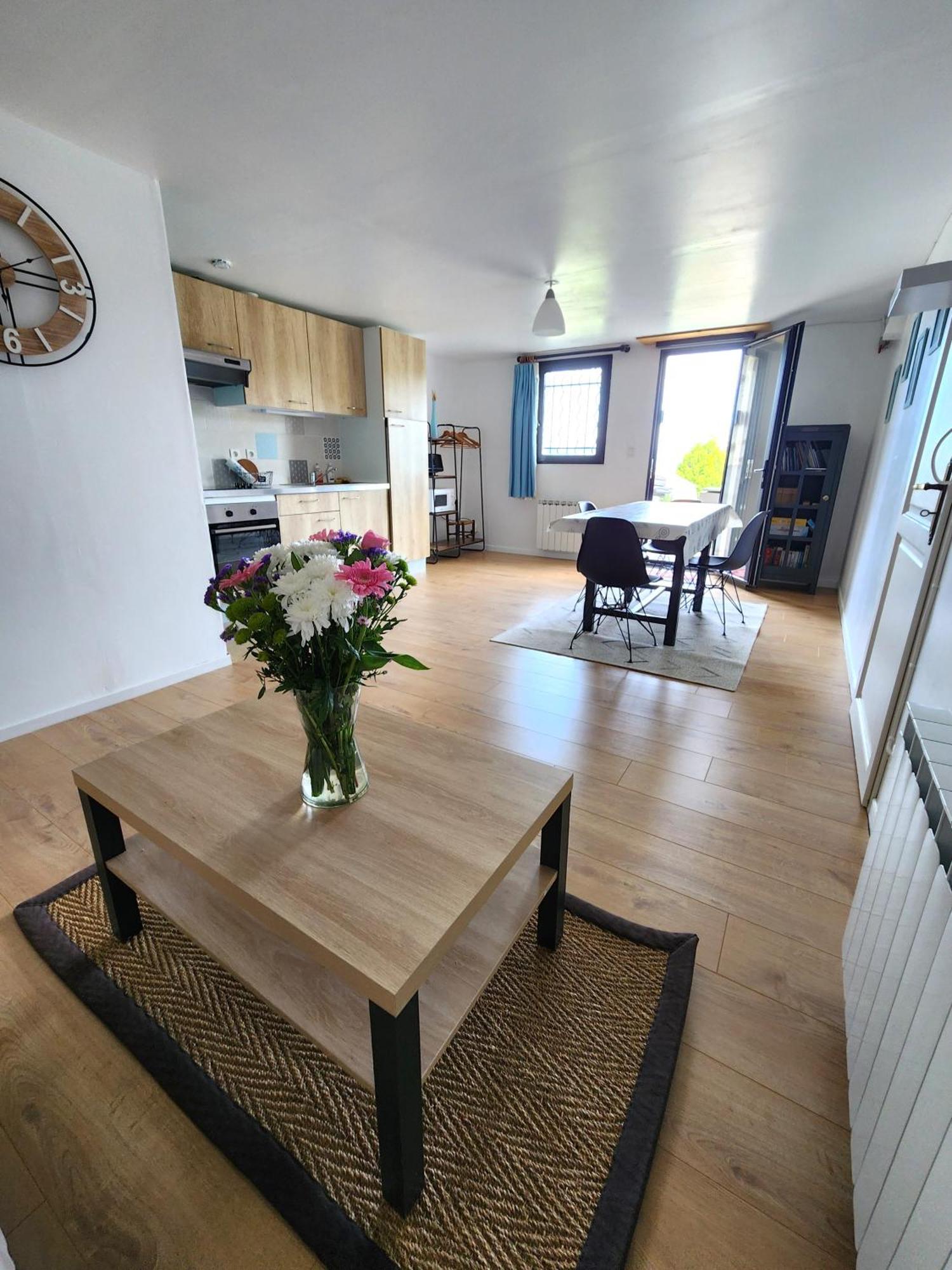 Appartement Independant Dans Maison Au Calme Pugny-Chatenod Exterior foto